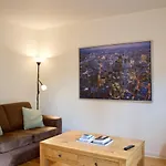 Modern 2 Bedroom City Centre Flat